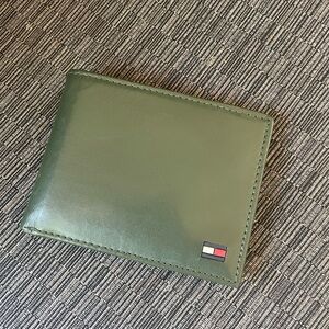 Tommy Hilfiger Green Wallet